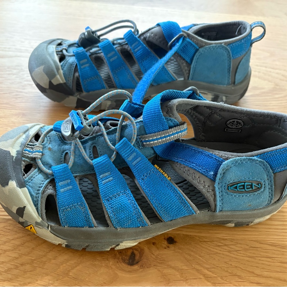 KEEN Kids Blue and Gray Sandals - barely worn! - Picture 2 of 4